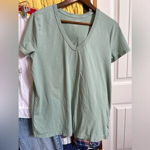 Universal Thread V-neck T shirt
